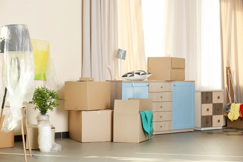 Local house removals team planning a move in Woodlands