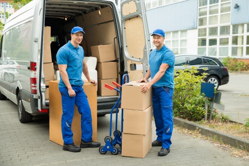 Careful local moving assistance with labelled boxes and organised unpacking in Woodlands
