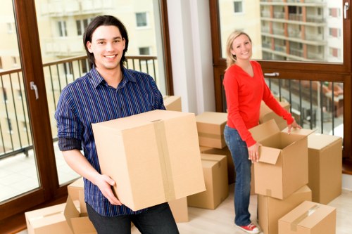 Local movers navigating apartment access and parking in Woodlands